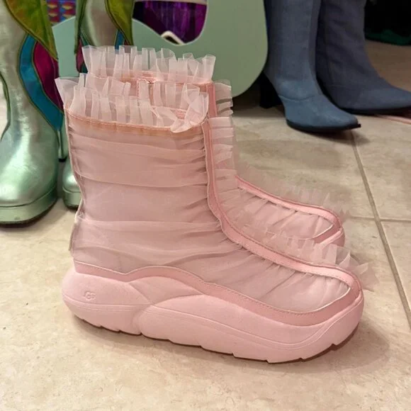 Collina Strada x UGG ruffle seashell classic short boots size us 8 pink - Picture 7 of 7